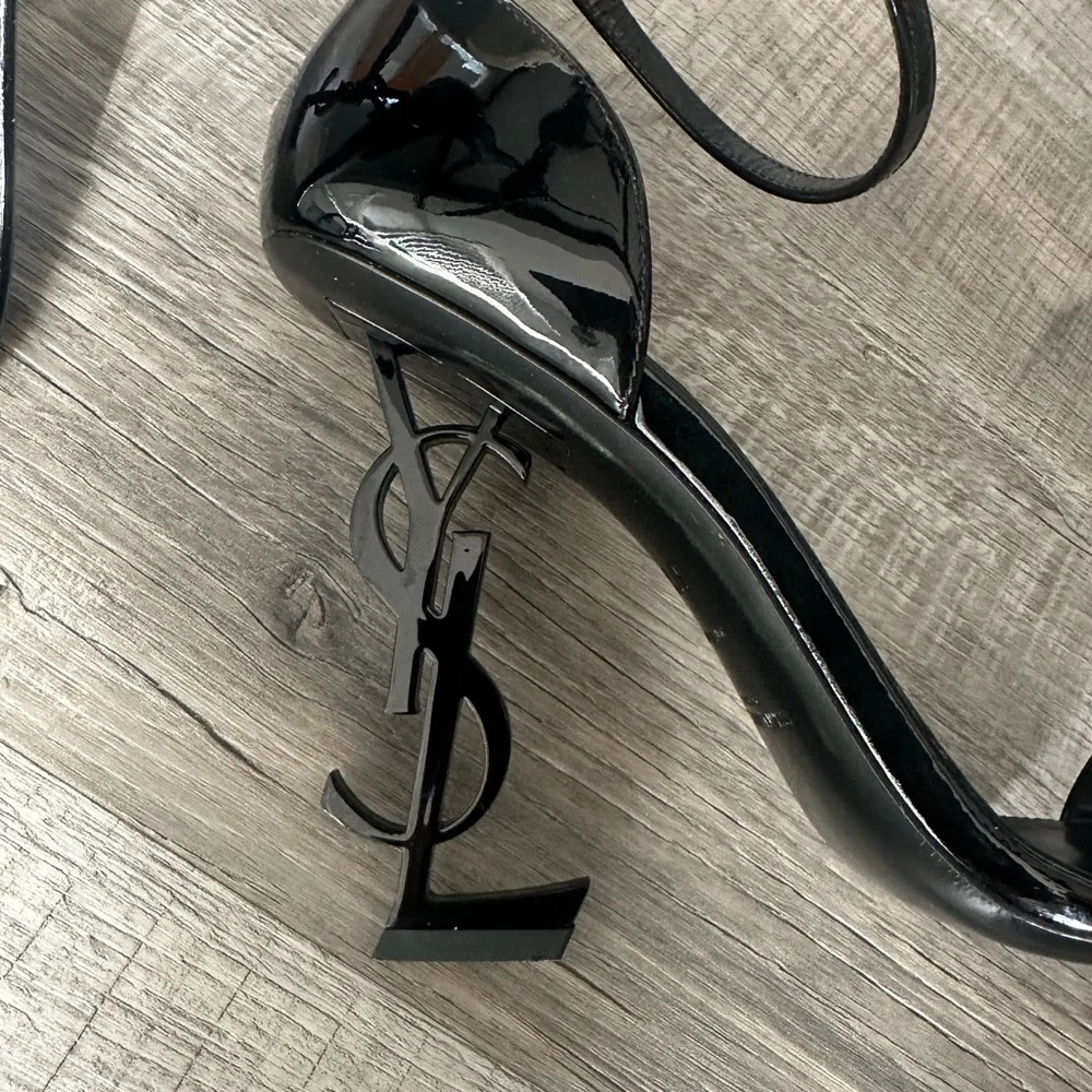 Saint Laurent Black Patent Opyum Logo Sandals with Ankle Strap - Picture 2 of 5